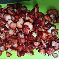 #换着花样吃早餐#酸酸甜甜草莓卷（附拉丝草莓酱熬制）的做法图解18