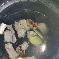 萝卜排骨暖身汤的做法图解3