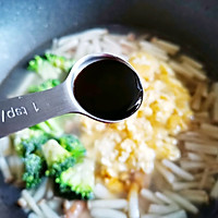 #夏日撩人滋味#西兰花虾仁菌菇汤的做法图解9