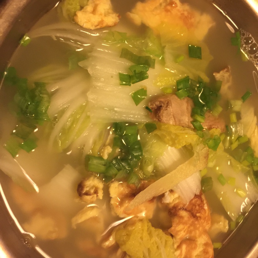 快手白菜鸡蛋汤的做法图解3