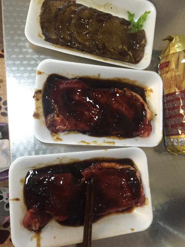 黑椒牛排 意面 搭配牛舌 营养快线的做法图解3