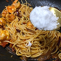 虾仁番茄炒面的做法图解10