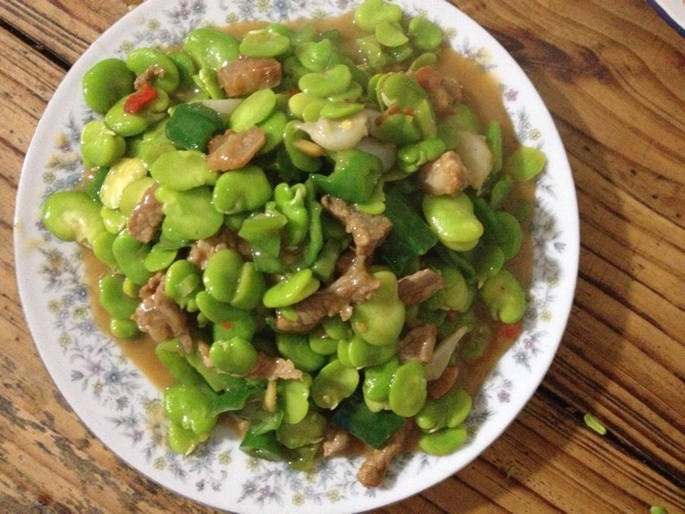 小炒蚕豆肉片的做法