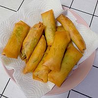 #金龙鱼橄榄油调和油520美食菜谱#炸春卷 杂蔬春卷的做法图解10