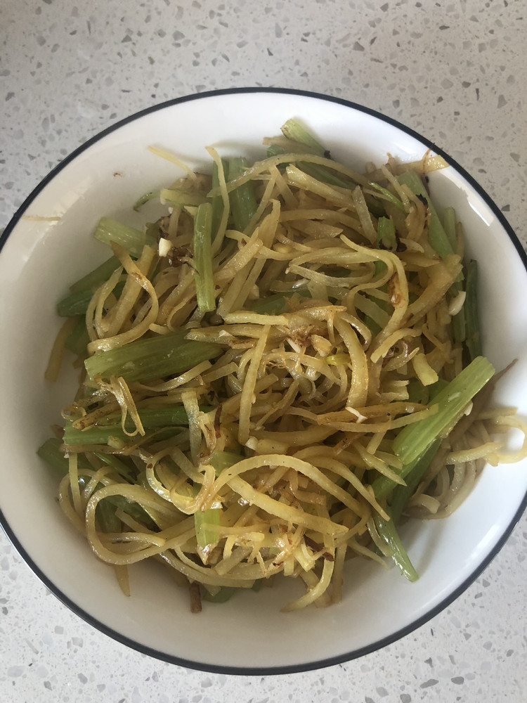 芹菜炒土豆丝的做法