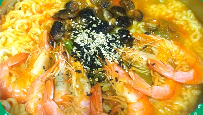 剩饭大利用～～鲜虾泡面炖饭