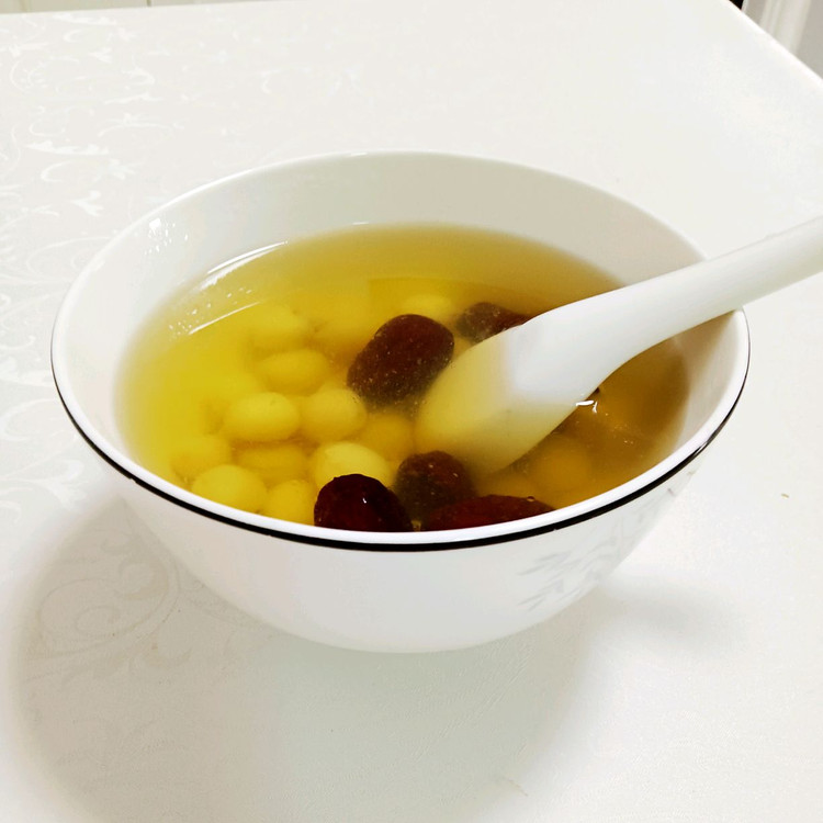 莲子红枣汤的做法