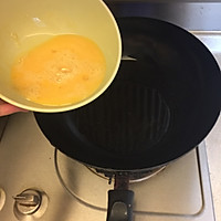 私房洋葱鸡蛋炒腊肠的做法图解4