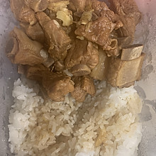 卤汁排骨饭