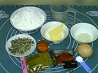 #硬核菜谱制作人##一人一道拿手菜#南瓜蔬菜面包的做法图解1
