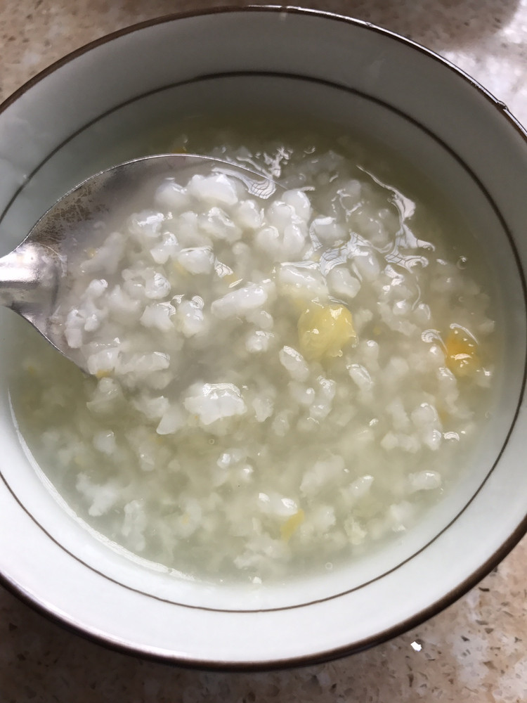 鲜银耳百合粥的做法
