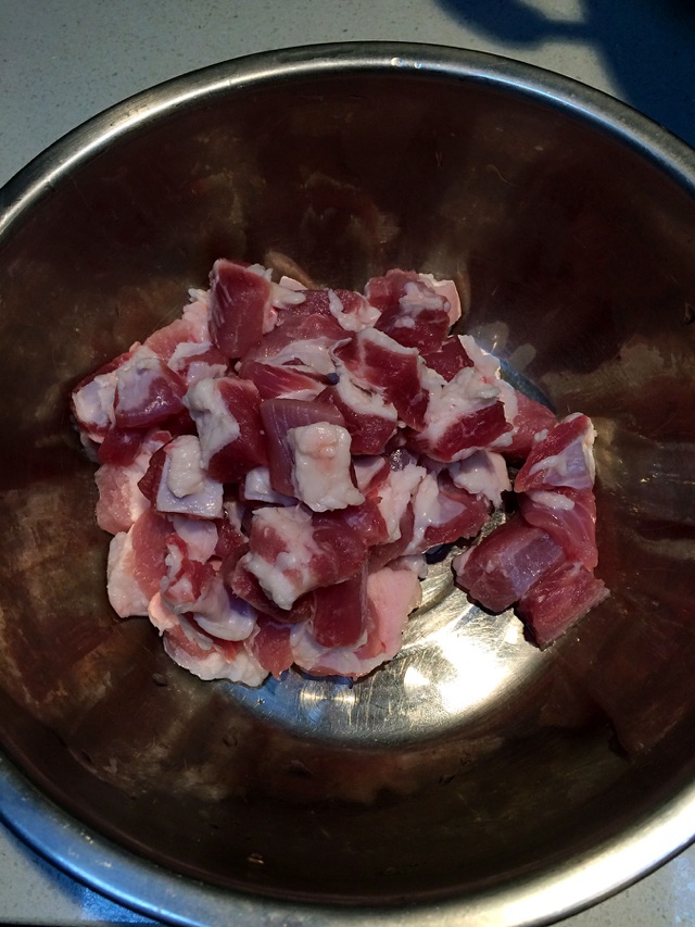 茶树菇烧肉（详细步骤）的做法图解1