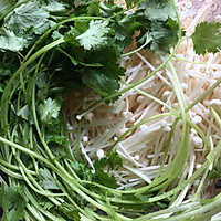 牛肉包金针菇的做法图解2