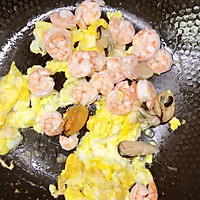 #向往的生活 就是外婆乡#海鲜炒饭的做法图解5
