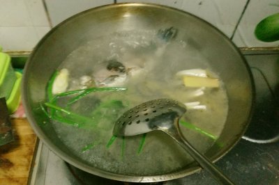 鲫鱼豆腐汤