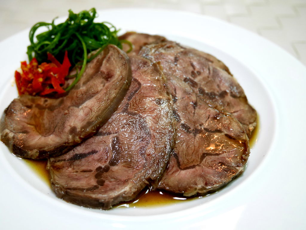 爆炒羊羔肉 永远是宁夏人心尖上的一道菜。