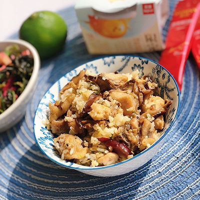  香喷喷的冬菇鸡肉饭，忍不住多吃一碗！