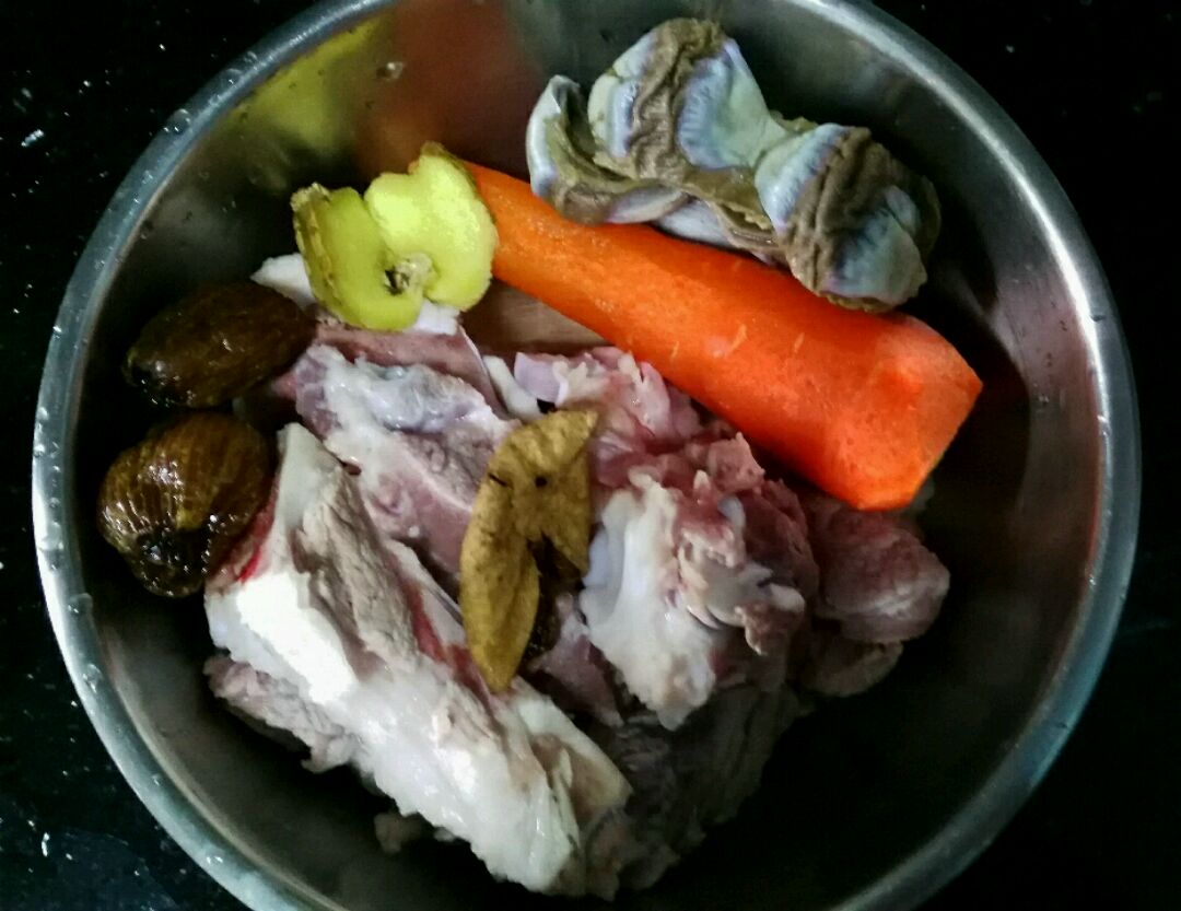 西洋菜陈肾红萝卜瘦肉汤怎么做_西洋菜陈肾红萝卜瘦肉汤的做法_豆果美食