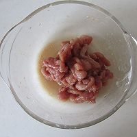 豆芽鲜菇肉丝 的做法图解3