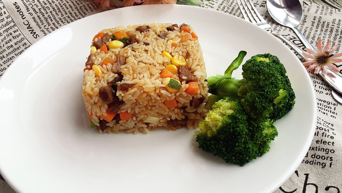牛肉粒炒饭