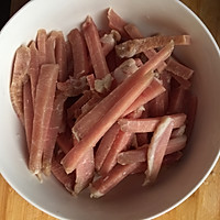 油炸酥肉条的做法图解1