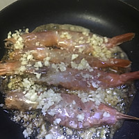 黄油蒜香阿根廷红虾的做法图解2