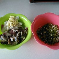 咸肉烧小土豆`的做法图解2