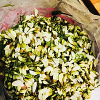 槐花韭菜饺子的做法图解1