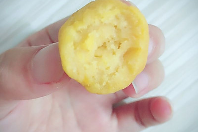 儿时的味道。油炸红薯丸子