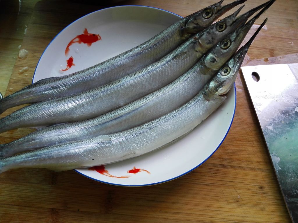 香煎针鱼怎么做_香煎针鱼的做法_豆果美食