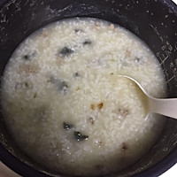 皮蛋瘦肉粥——简单美味的家常做法的做法图解8