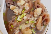 莲藕菱角猪骨汤的做法