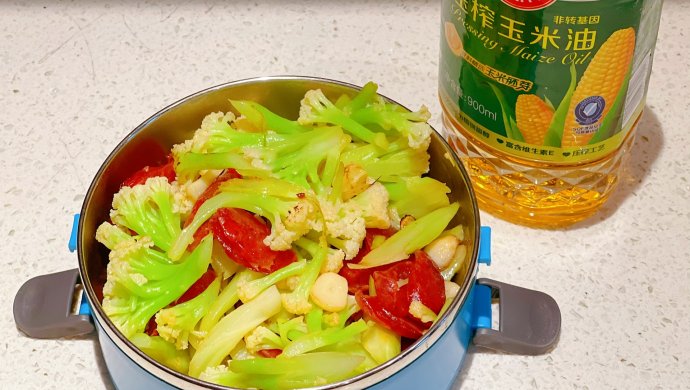 腊肠炒菜花