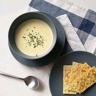 奶油花菜汤Cream of cauliflower soup