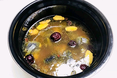 古法滋补乌鸡汤