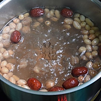 桂圆红枣花生汤的做法图解3