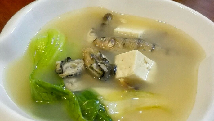 牡蛎鱼干豆腐汤