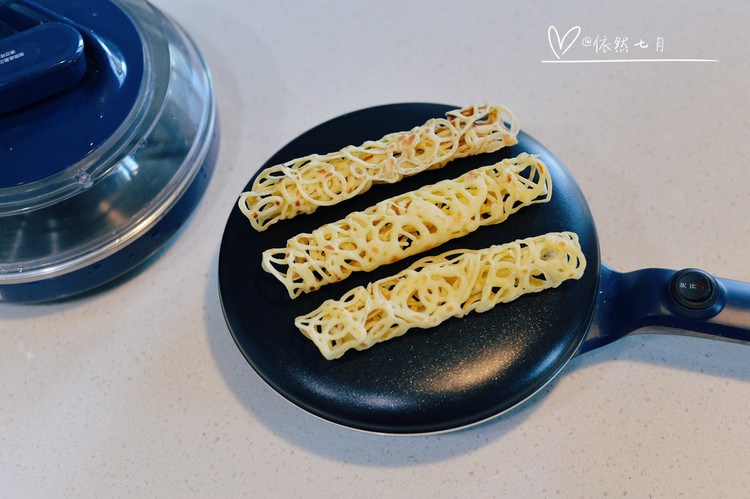 蕾丝鸡蛋卷，薄饼机版本的做法