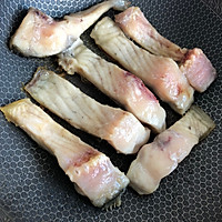 香煎黑鲩鱼的做法图解4