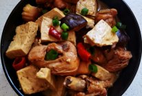 豆腐香菇炖鸡块的做法