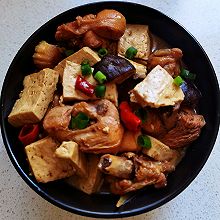 豆腐香菇炖鸡块
