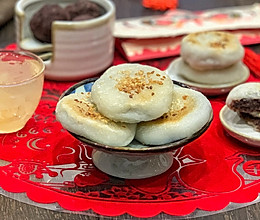 #憋在家里吃什么#豆沙糯米饼的做法