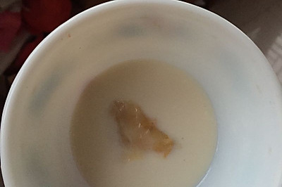 牛奶石蜂糖炖花胶