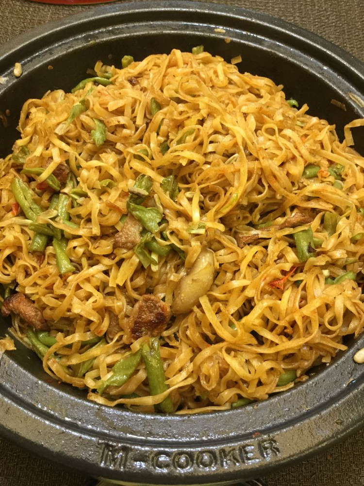 西红柿豆角肉片焖面的做法