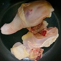 #感恩节为TA做顿饭#莲藕口蘑鸡腿汤的做法图解2