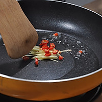 【变厨神】秋葵炒鸡丁 荤素搭配,吃了干活不累~的做法图解5