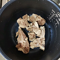 简易电饭锅炖猪脊骨的做法图解3