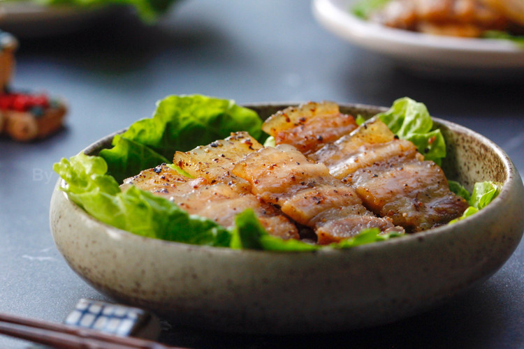 香煎五花肉～无酱无香精色素、醇享五花香的做法