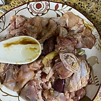 香菇木耳蒸滑鸡的做法图解2