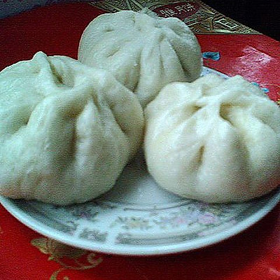芹菜肉包子